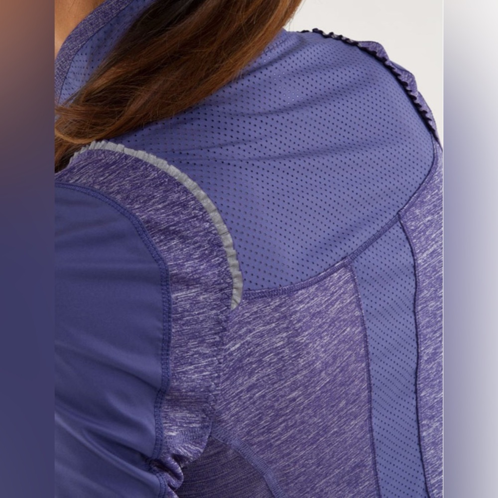 Lululemon Run: Featherweight Hybrid Jacket
Royalty size 4 - Picture 3 of 16